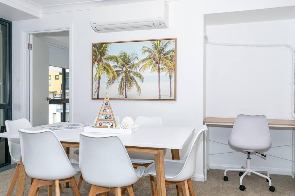 Broadbeach Victoria Square Gold Coast Bagian luar foto