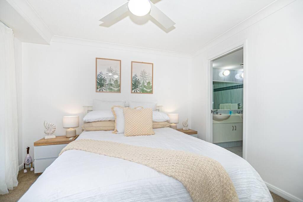 Broadbeach Victoria Square Gold Coast Bagian luar foto
