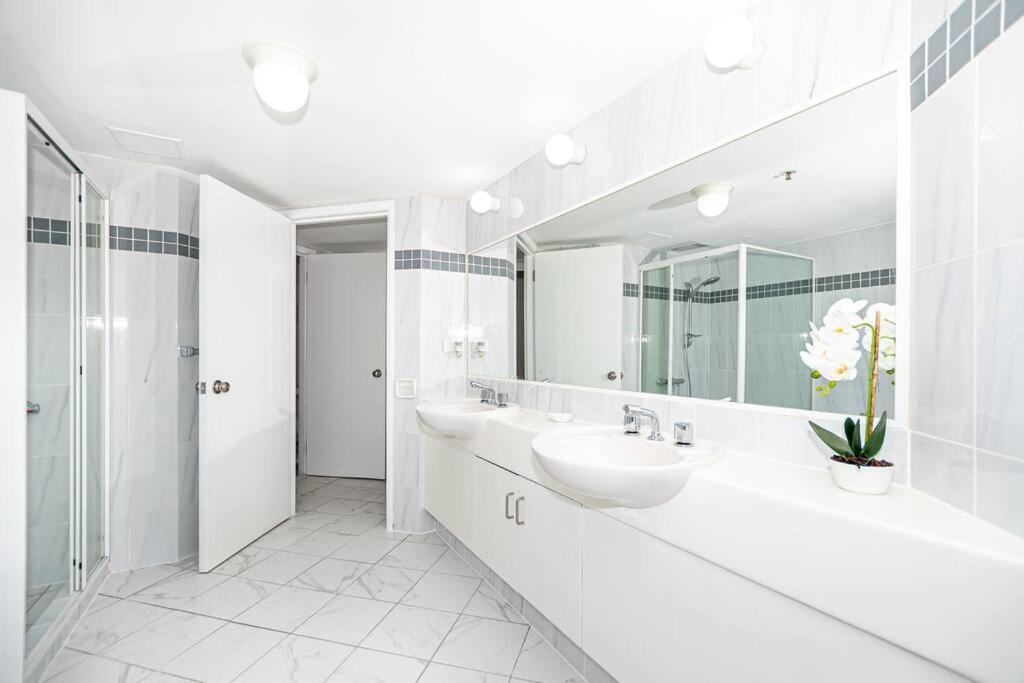 Broadbeach Victoria Square Gold Coast Bagian luar foto