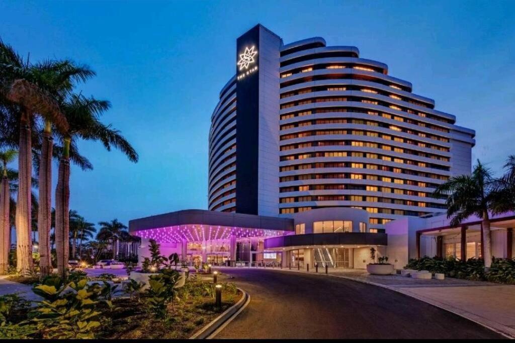 Broadbeach Victoria Square Gold Coast Bagian luar foto