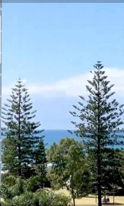 Broadbeach Victoria Square Gold Coast Bagian luar foto