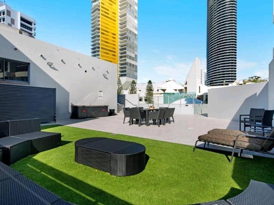 Broadbeach Victoria Square Gold Coast Bagian luar foto